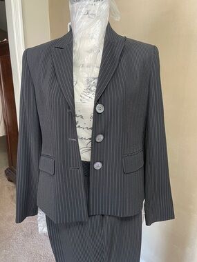 Jones New York Charcoal Pinstripe Women's Pantsuit Jacket & Pants